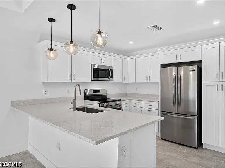 4688 Golfview Boulevard - Photo 2