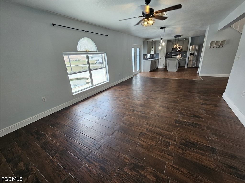 2412 King Avenue N - Photo 7
