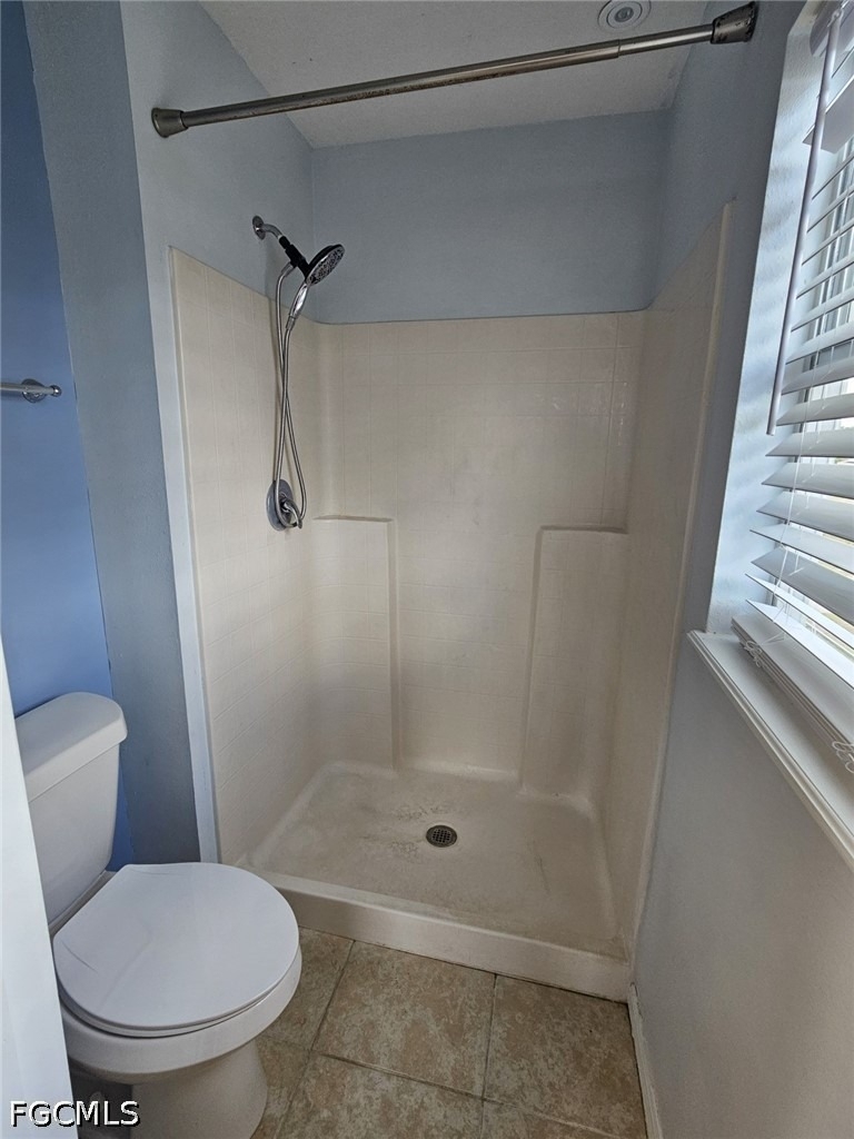 2412 King Avenue N - Photo 12