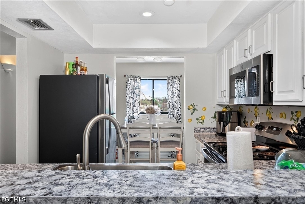 2221 E 5th Street - Photo 11