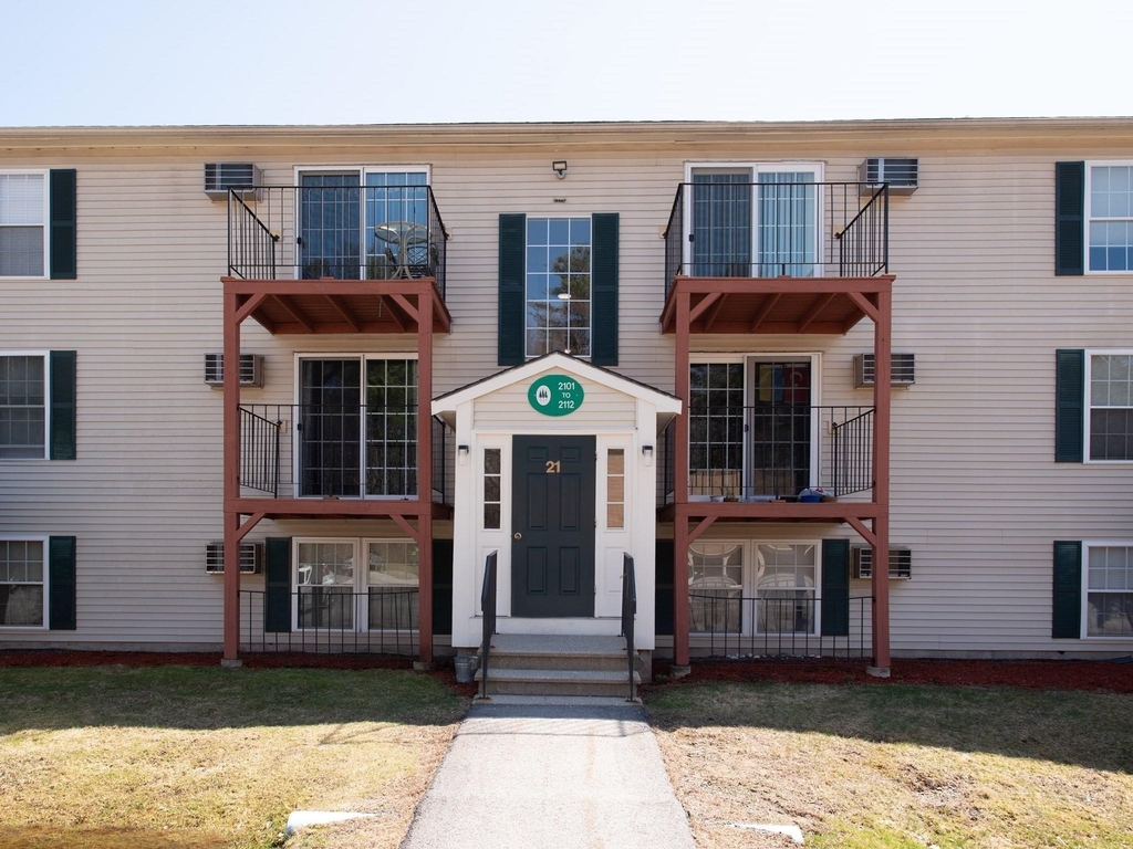 2102 White Cedar - Photo 0