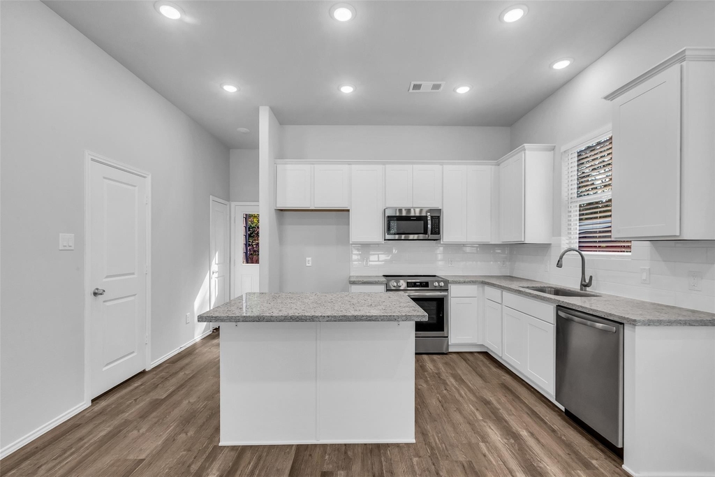 11964 Canal Street - Photo 6