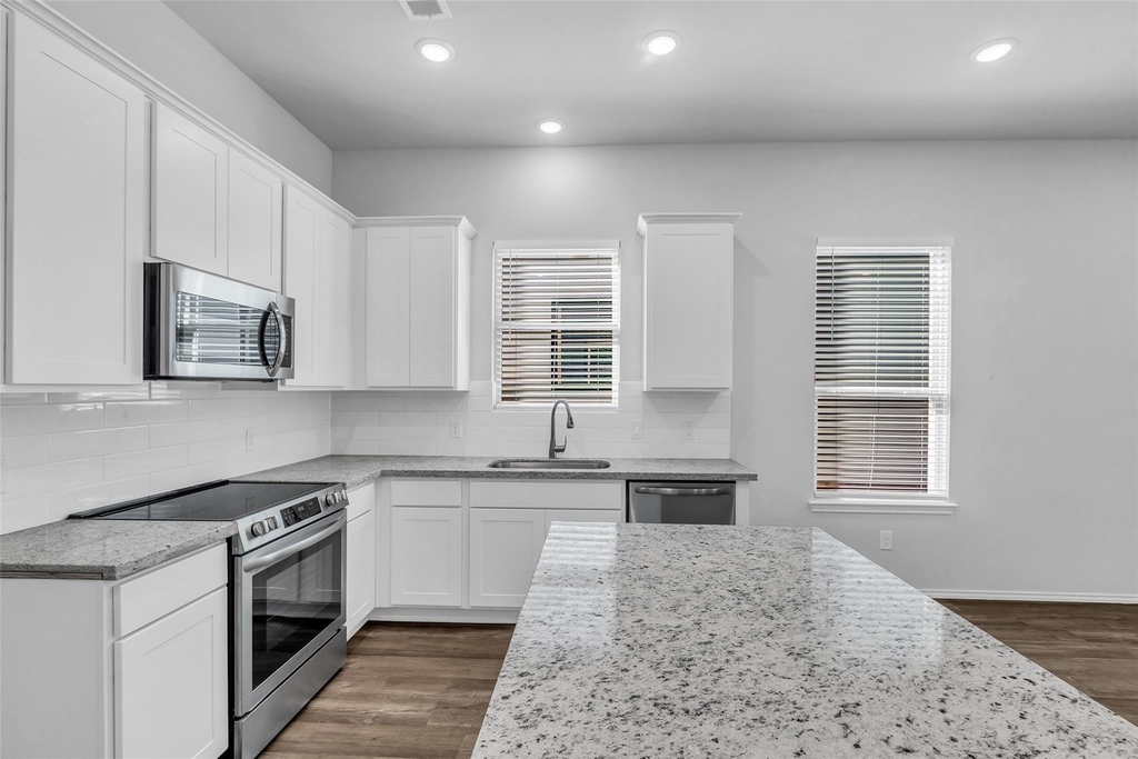11964 Canal Street - Photo 8