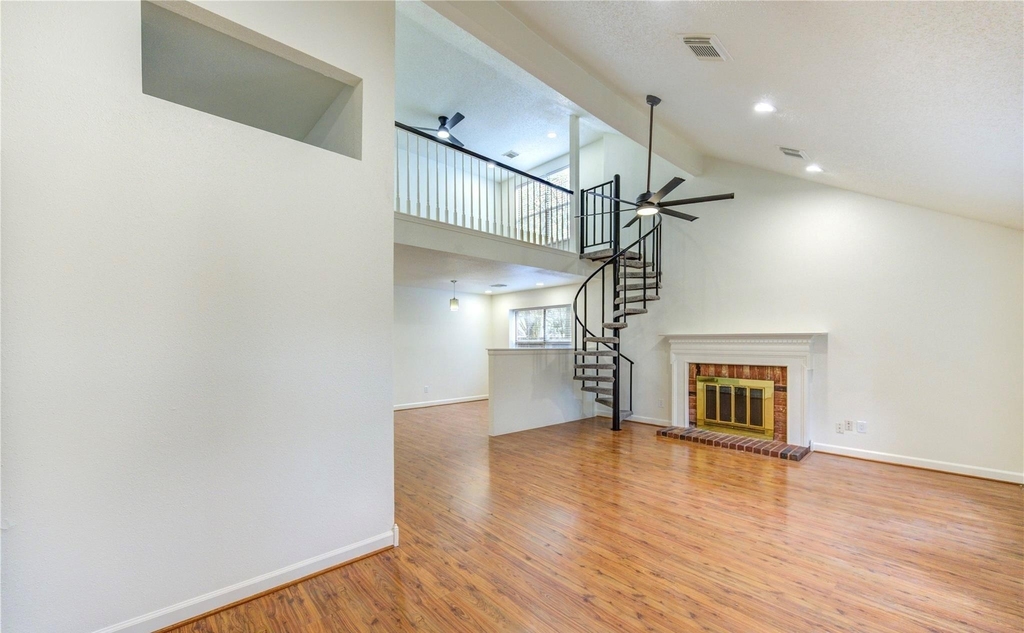 16830 Scenic Gardens Drive - Photo 2