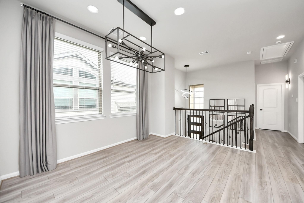 2539 Terrace Point Drive - Photo 6