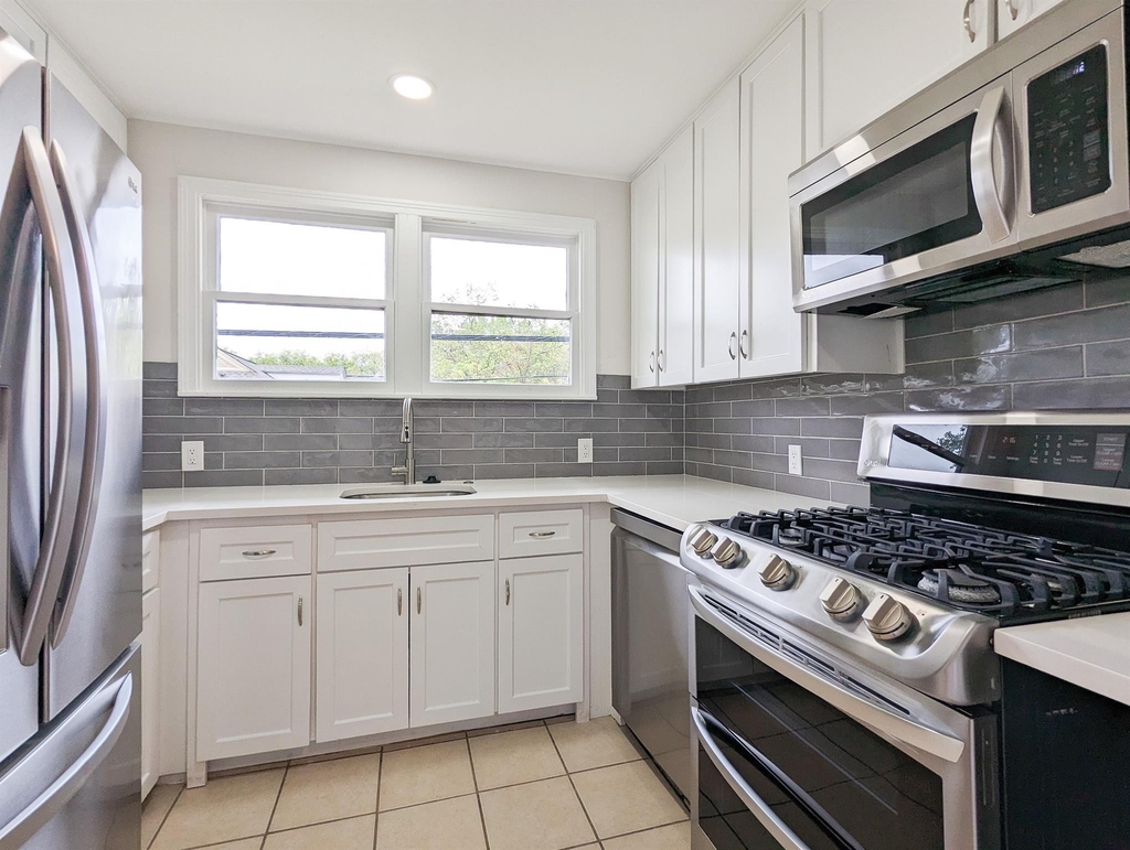 2306 Addison Road - Photo 3