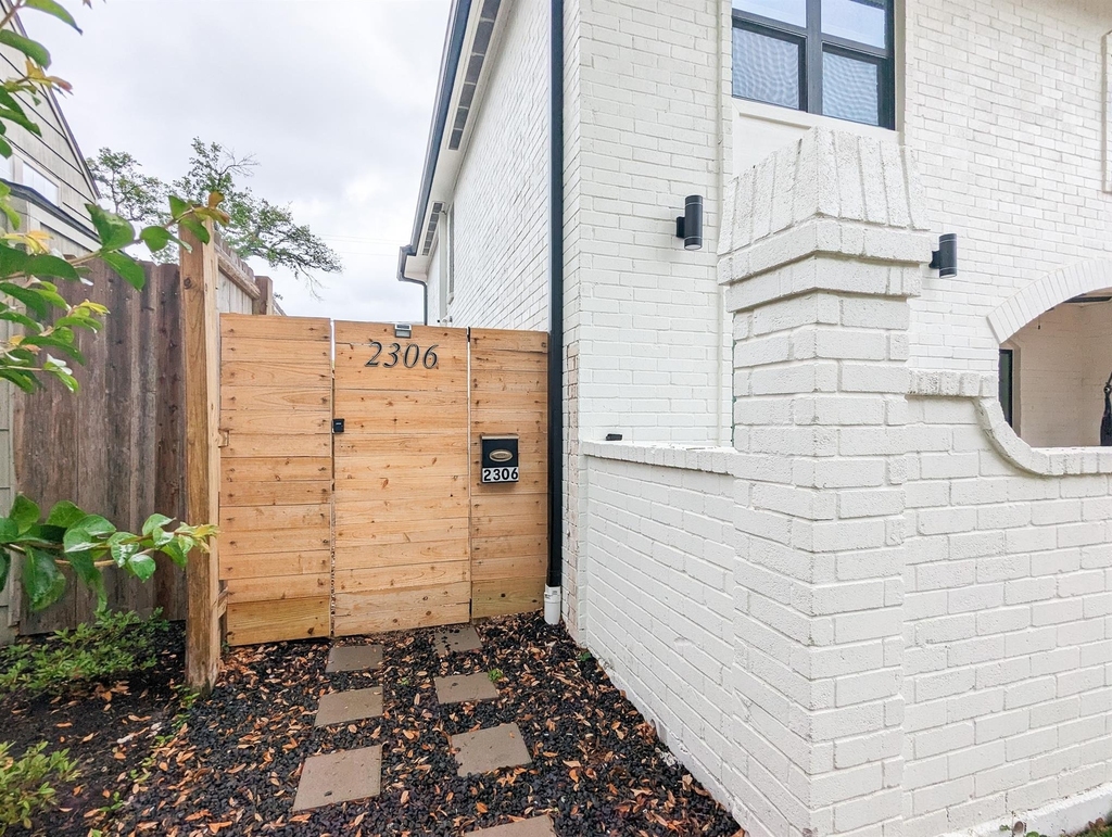 2306 Addison Road - Photo 0