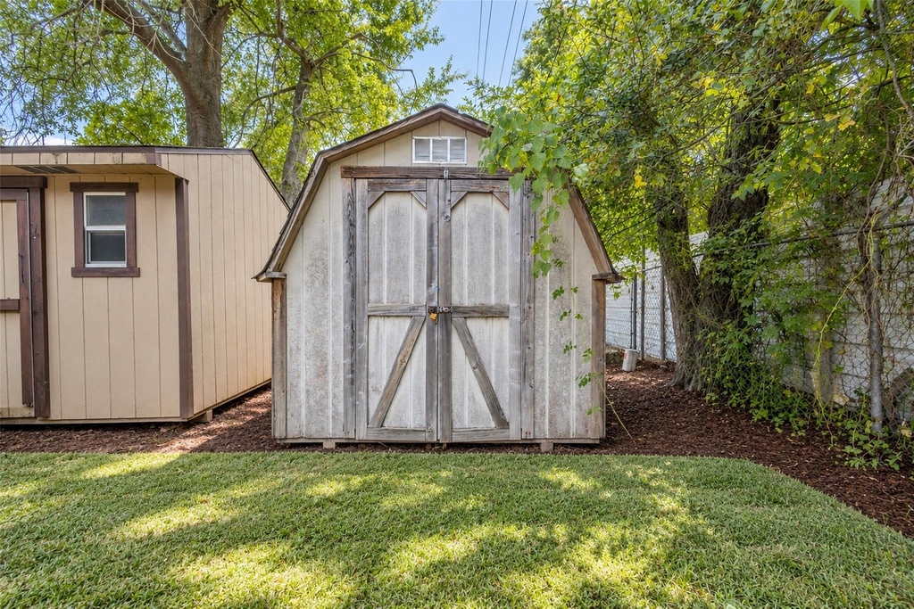 4223 Oak Shadows Drive - Photo 35