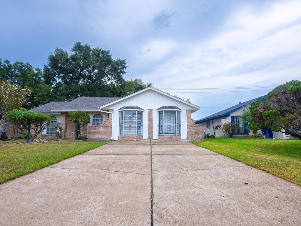 4223 Oak Shadows Drive - Photo 1