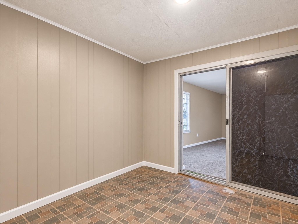 4223 Oak Shadows Drive - Photo 32