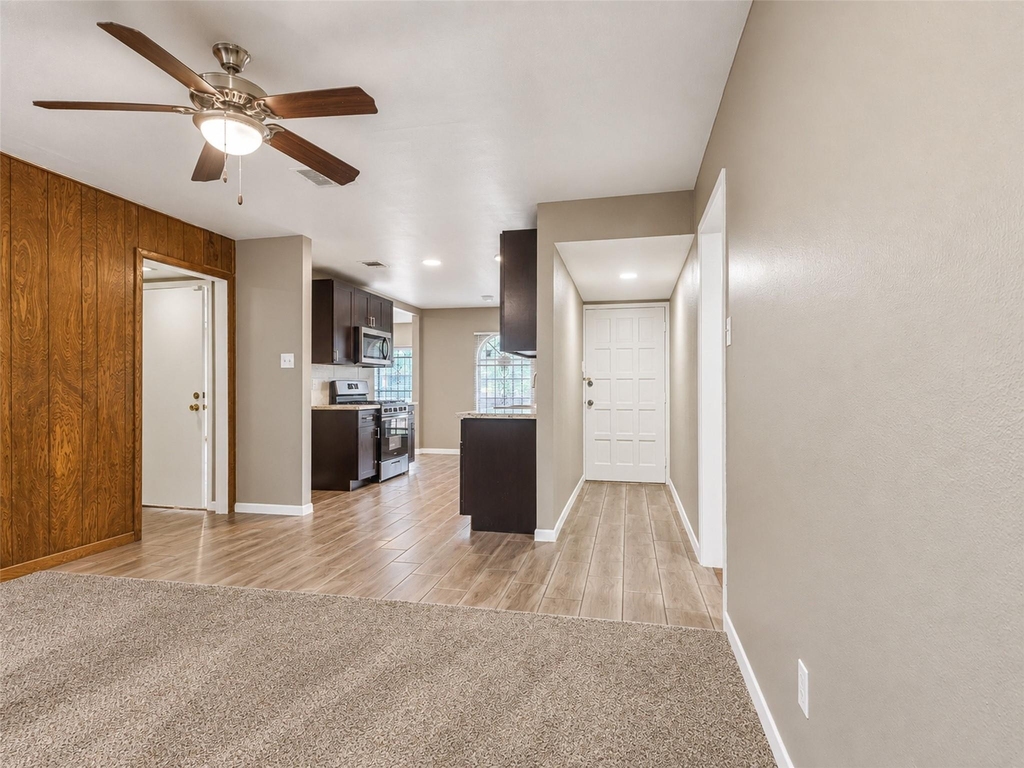 4223 Oak Shadows Drive - Photo 9