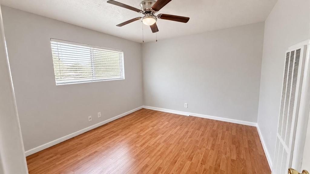 519 Branard St Street - Photo 6