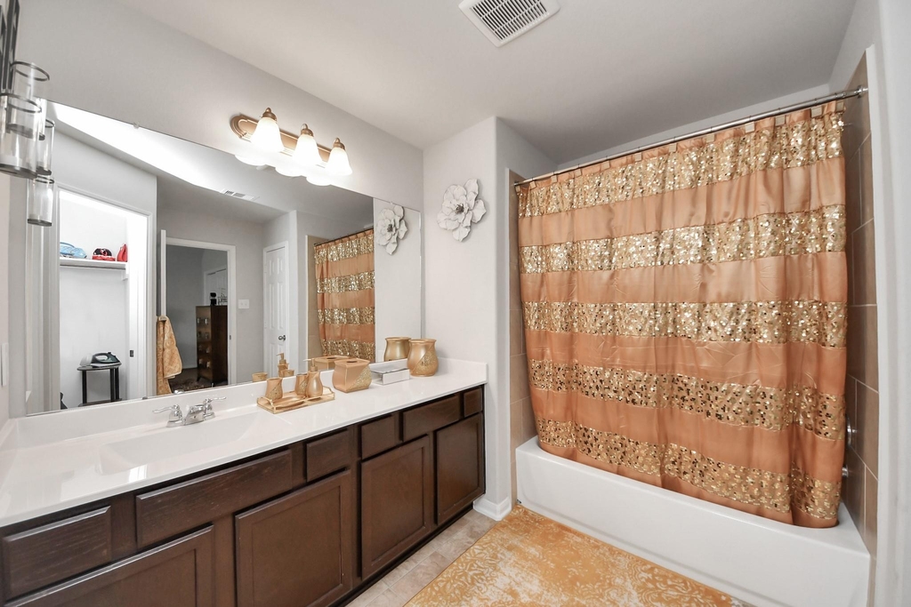 2927 Silverhorn Lane - Photo 33