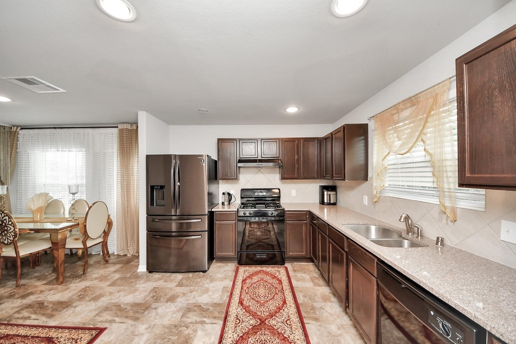 2927 Silverhorn Lane - Photo 24