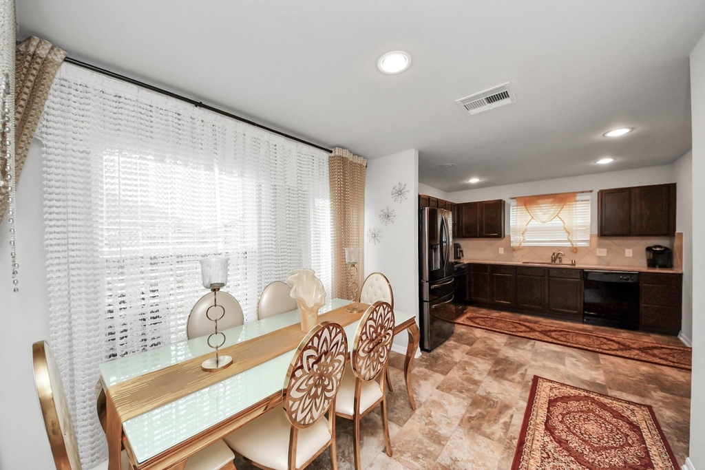 2927 Silverhorn Lane - Photo 16
