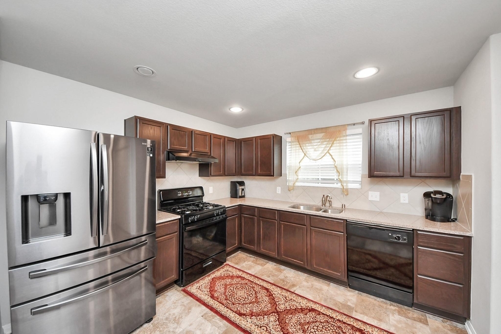 2927 Silverhorn Lane - Photo 20