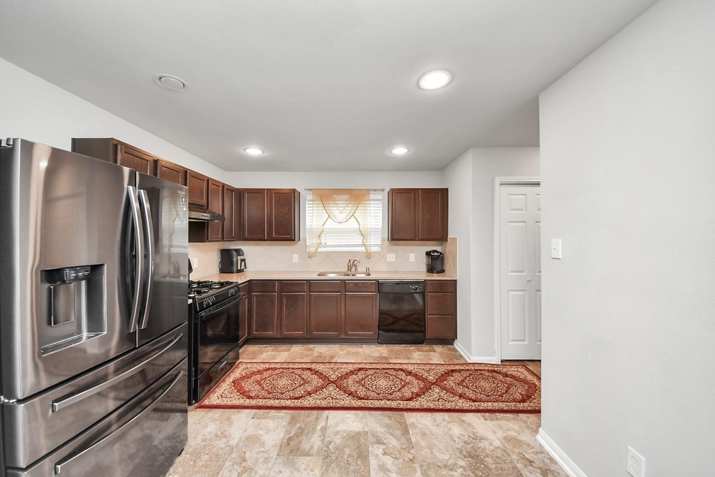 2927 Silverhorn Lane - Photo 19