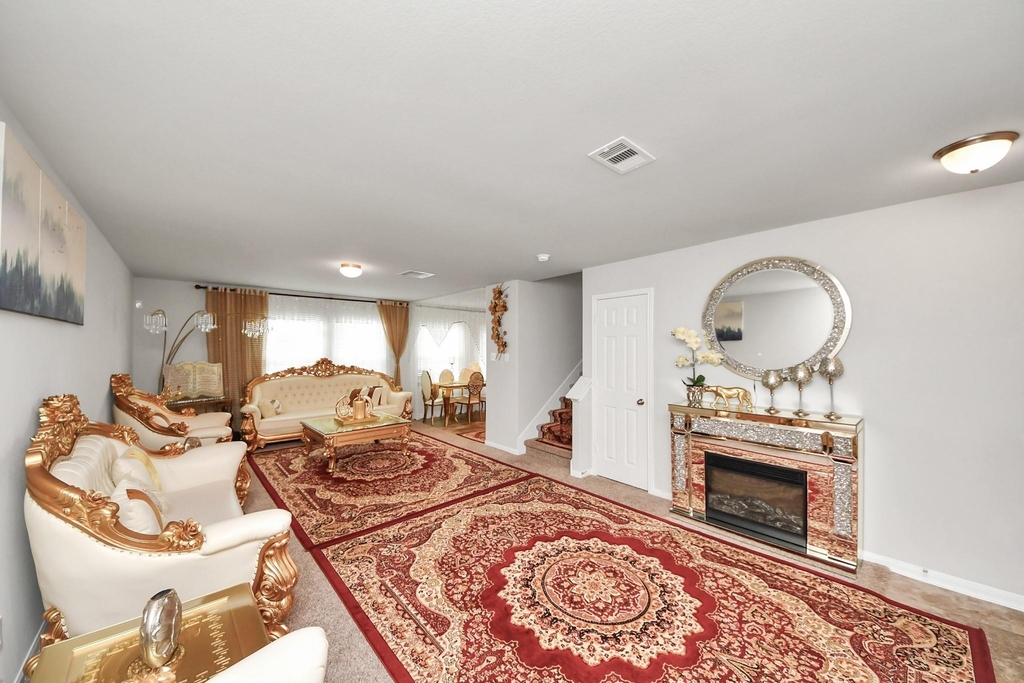2927 Silverhorn Lane - Photo 11