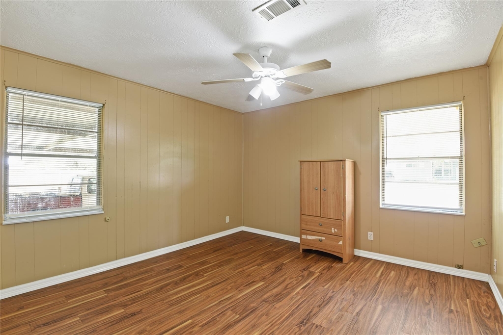 2817 Lancaster Lane - Photo 5