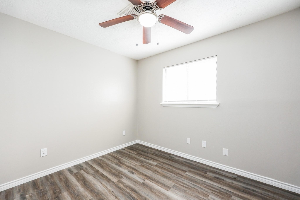 2706 Raymond Street - Photo 16