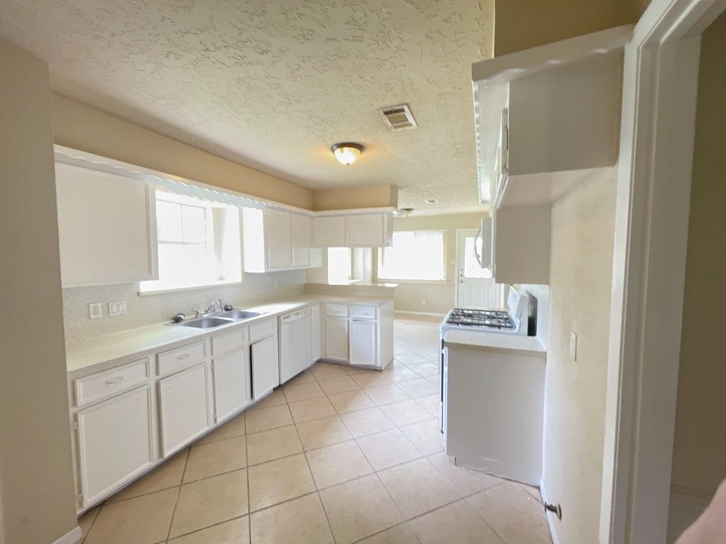 23907 Pea Ridge - Photo 2