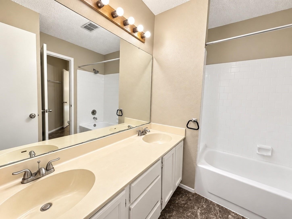 8619 Grand Knolls Drive - Photo 5