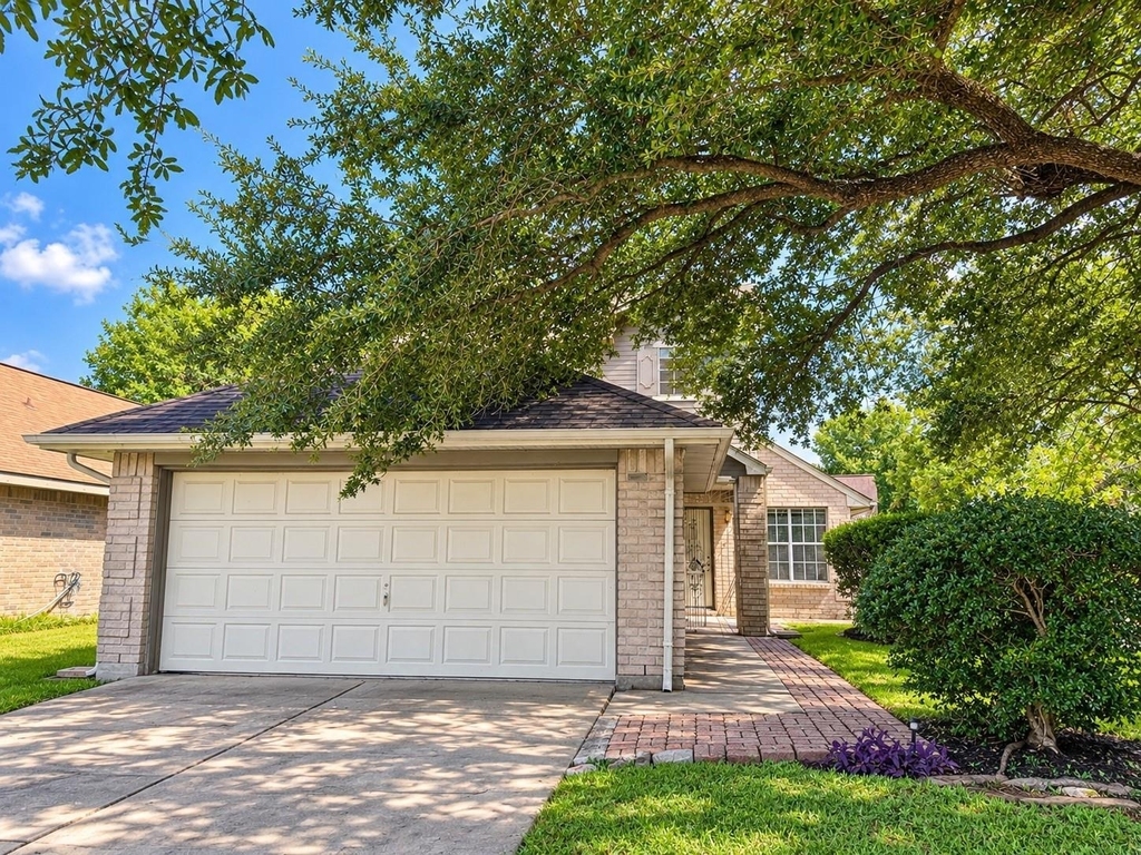 8619 Grand Knolls Drive - Photo 0