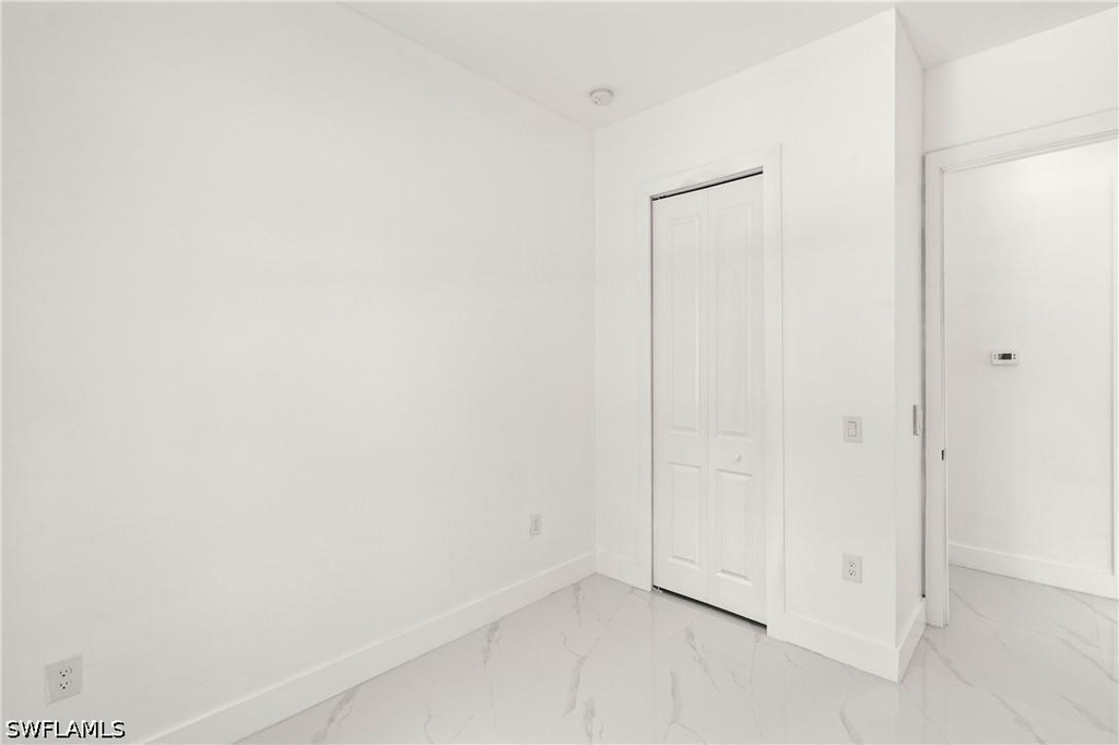 936 Anthony Street E - Photo 10