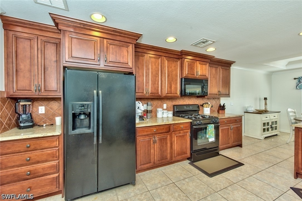 9051 Astonia Way - Photo 9