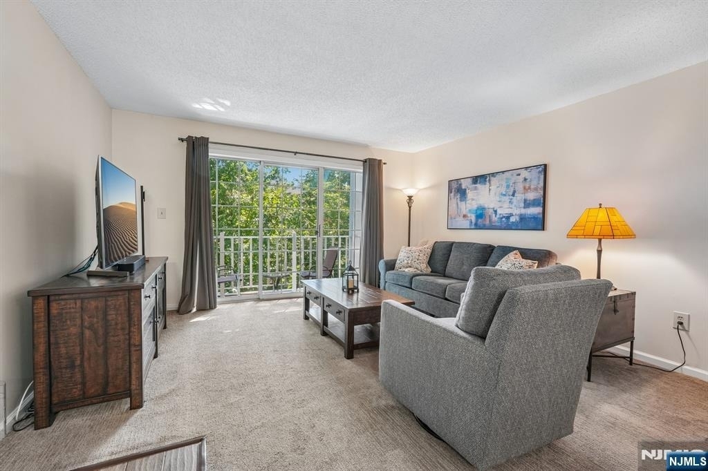 945 Juniper - Photo 4