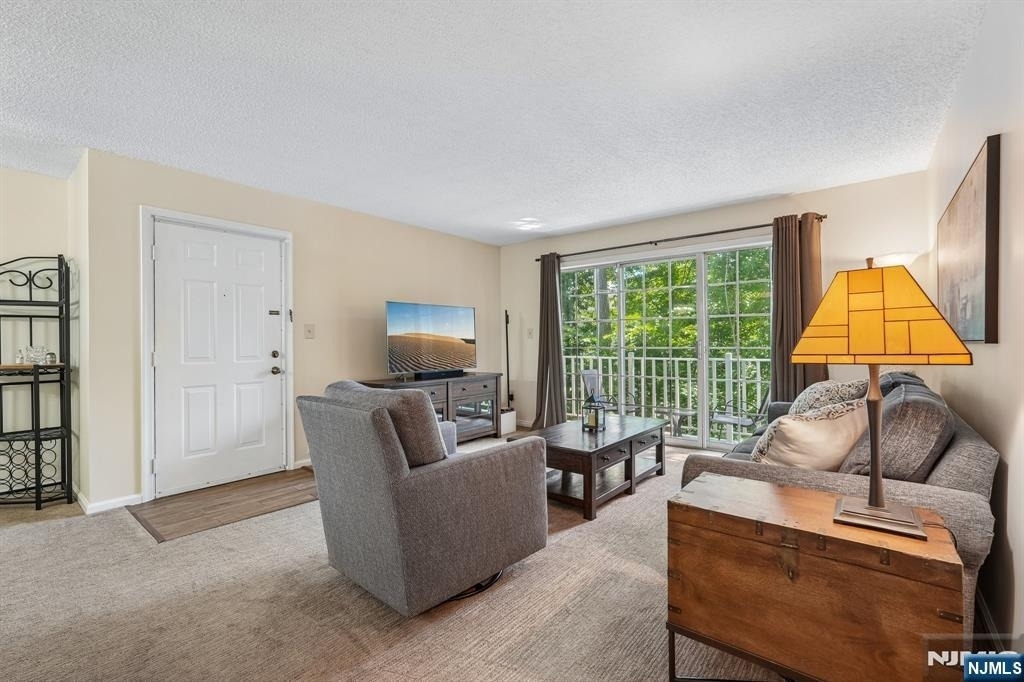 945 Juniper - Photo 5