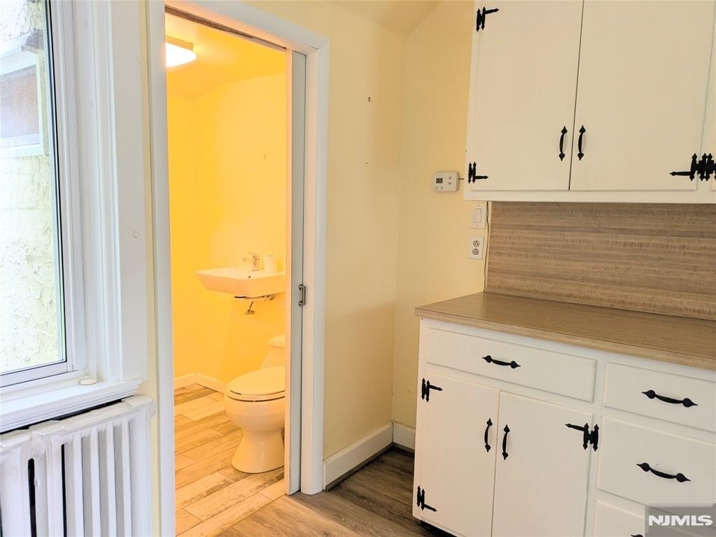 438 Van Dyke - Photo 2