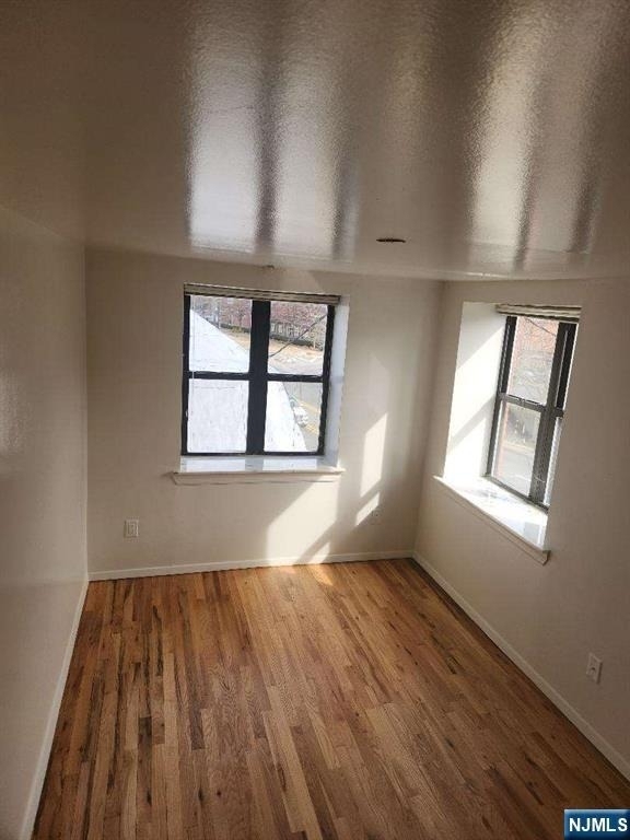 840 River - Photo 4