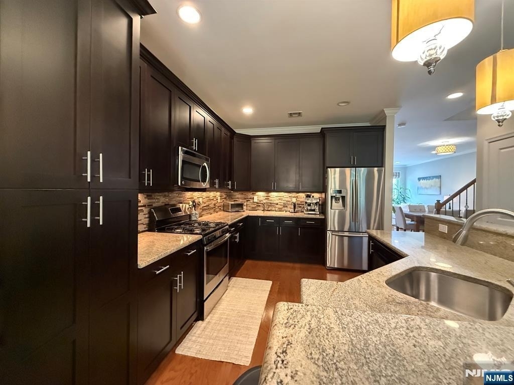 1206 Whitney - Photo 7