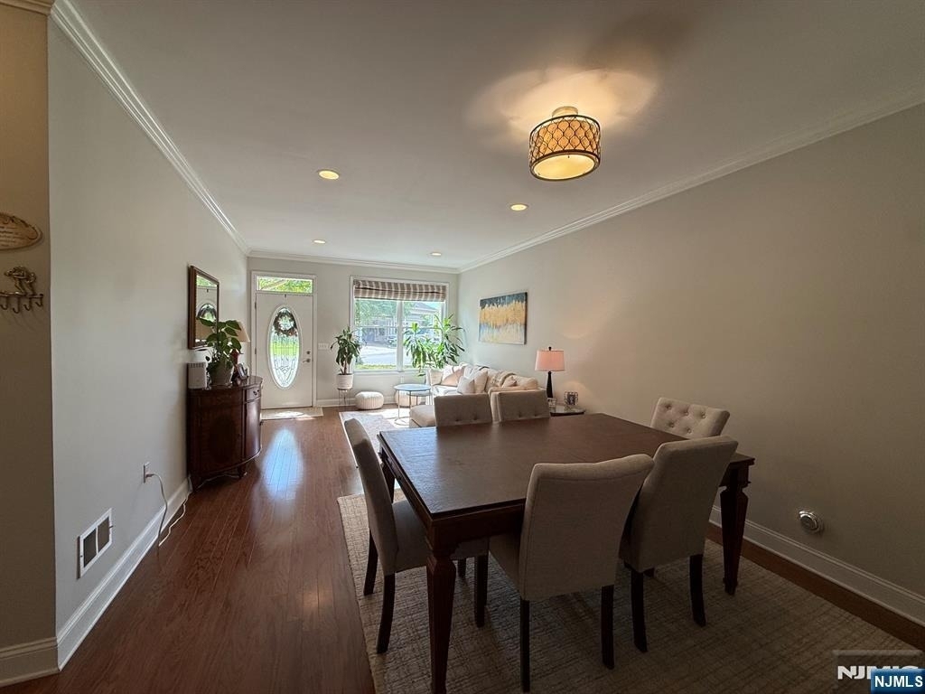 1206 Whitney - Photo 3