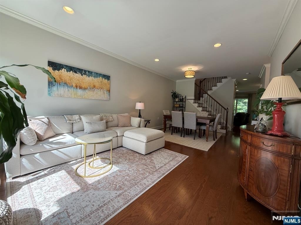 1206 Whitney - Photo 1