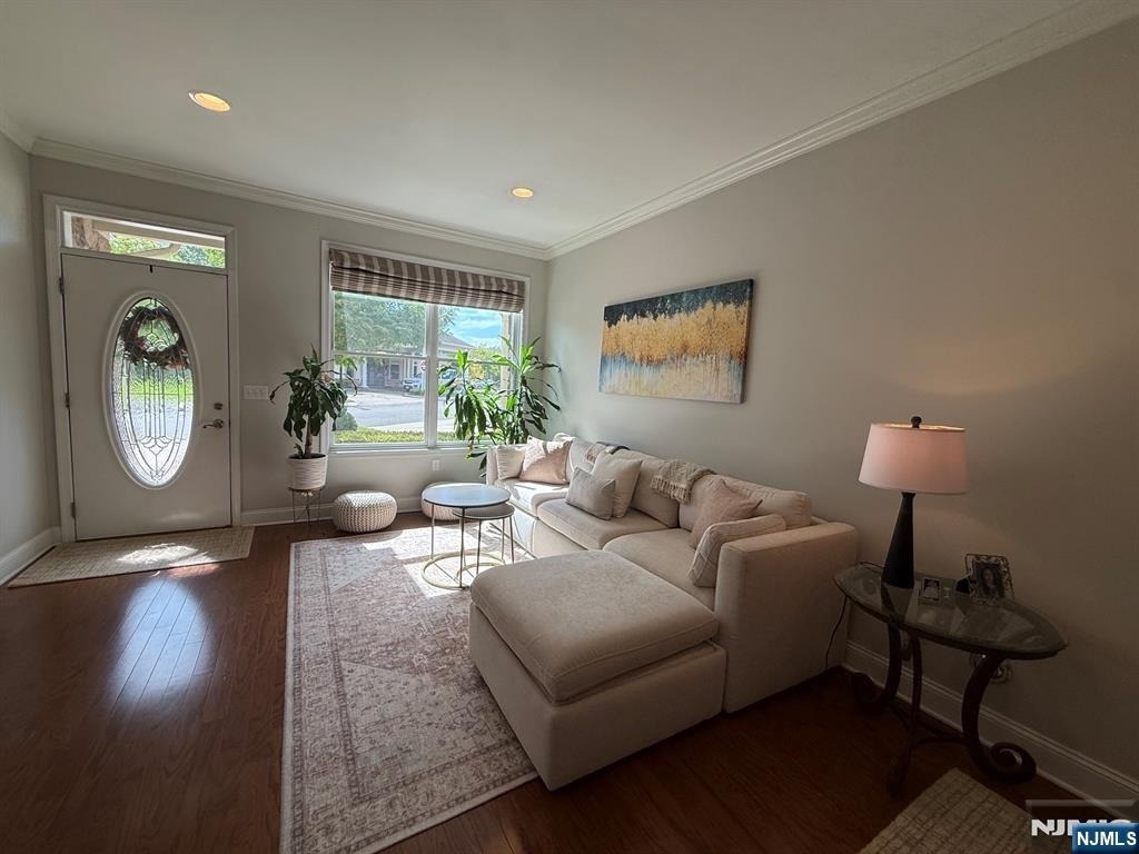 1206 Whitney - Photo 2