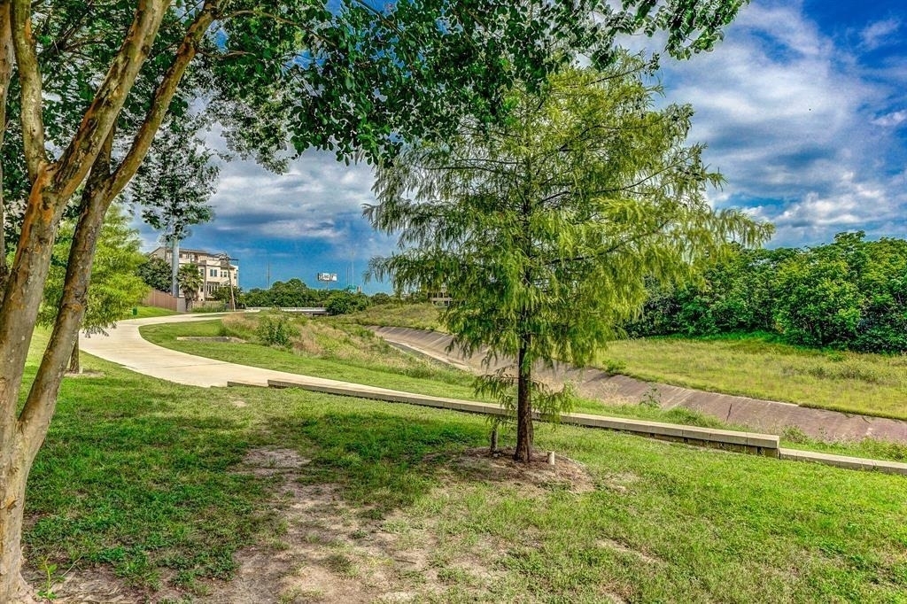 1441 East Street - Photo 32