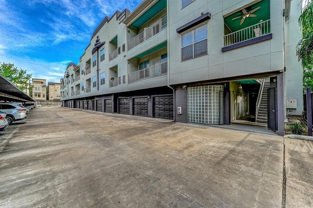 1441 East Street - Photo 2