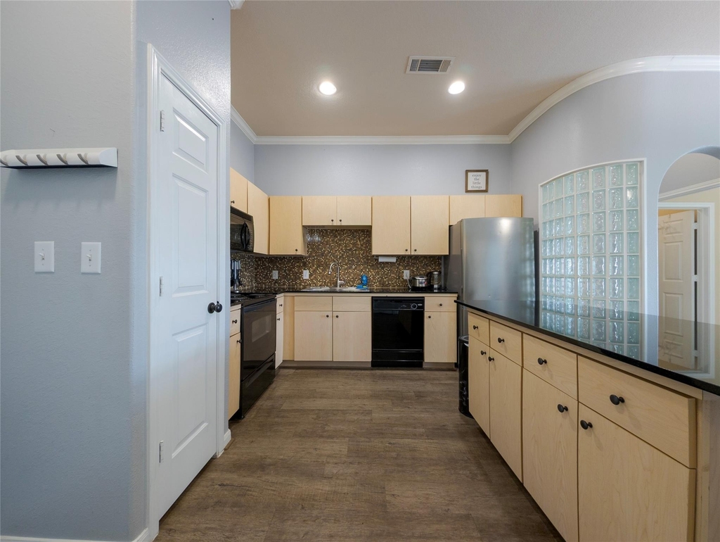 1441 East Street - Photo 7