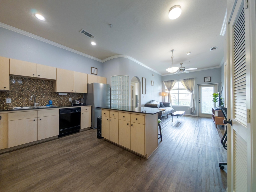 1441 East Street - Photo 6