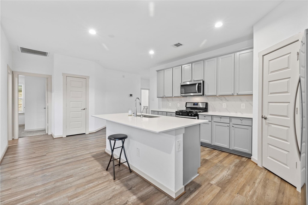 6722 Bradford Terrace Road - Photo 10