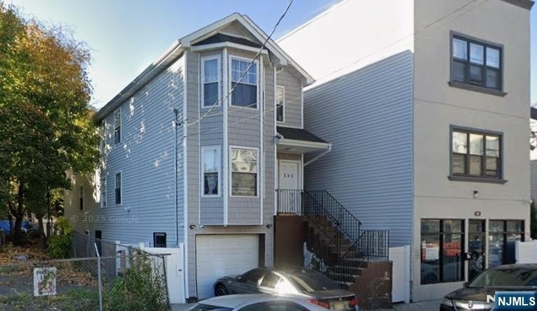 242 Graham - Photo 5