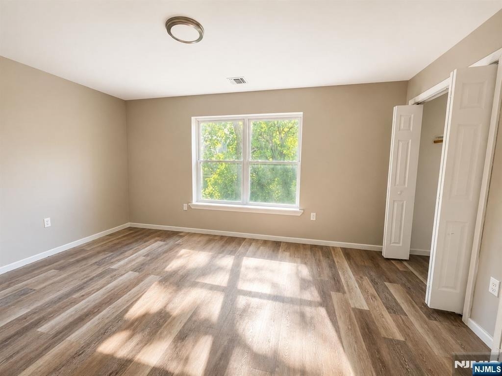 242 Graham - Photo 4