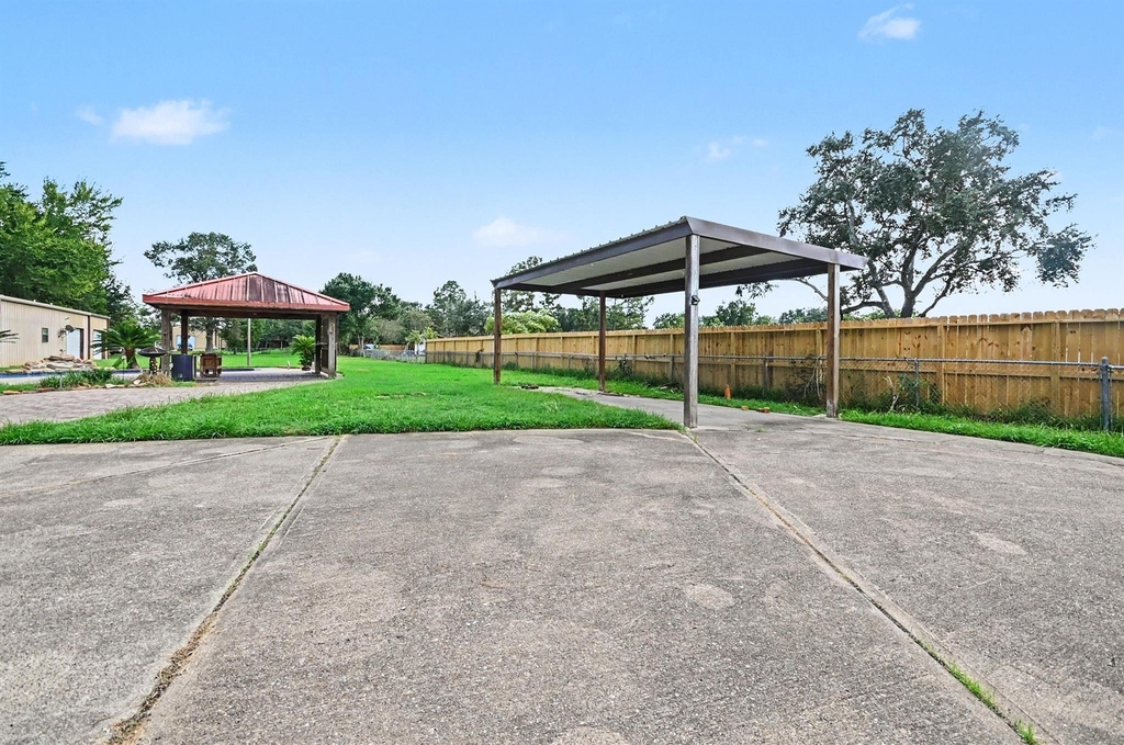 1002 Pampa Street - Photo 20