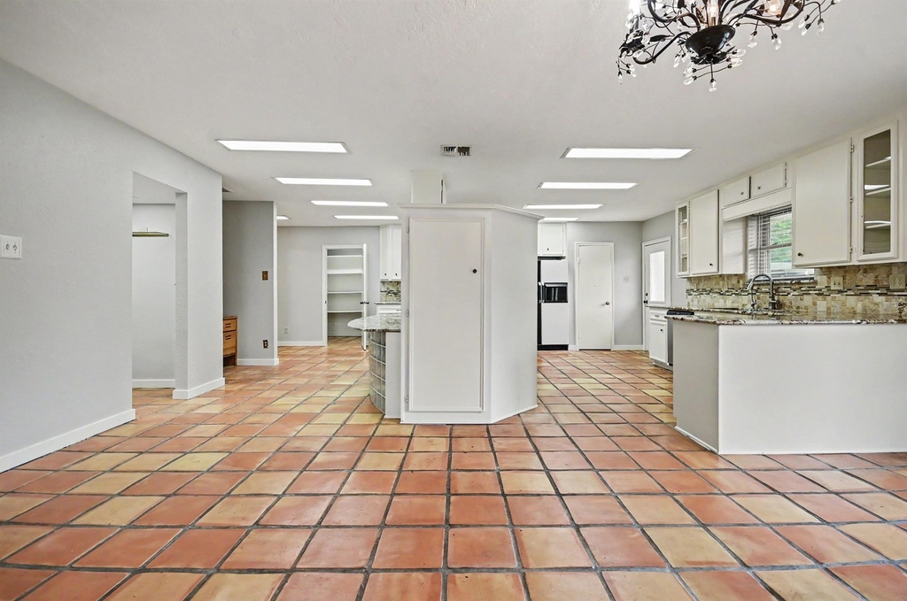 1002 Pampa Street - Photo 19