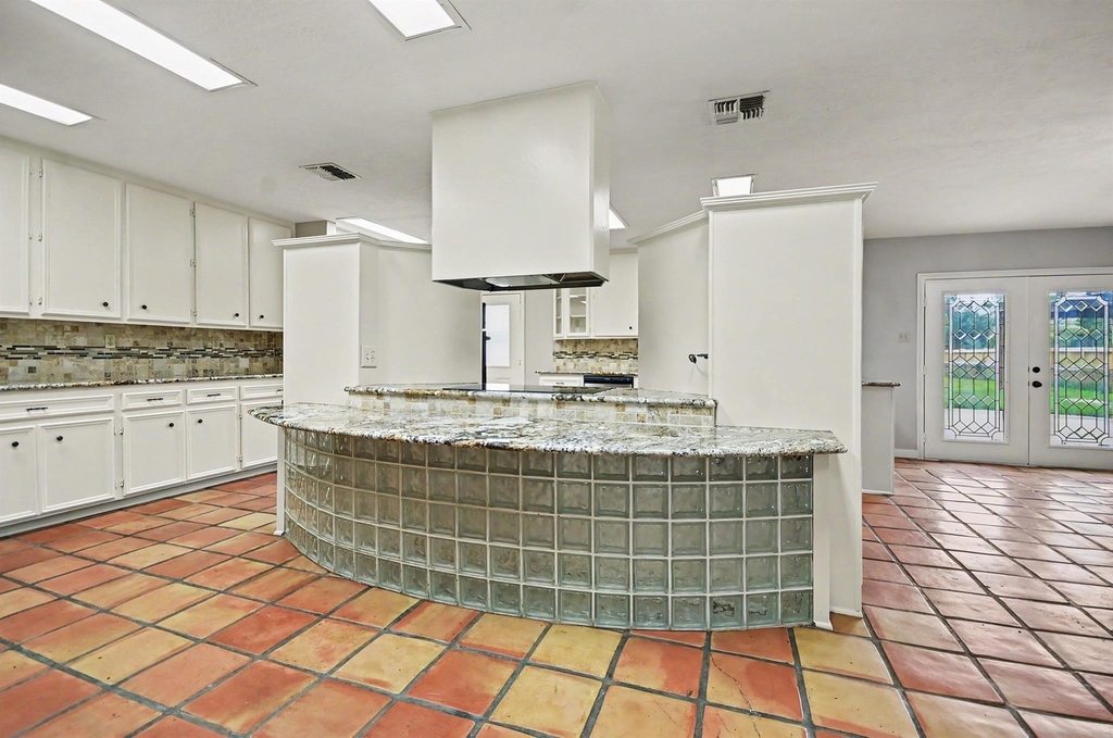1002 Pampa Street - Photo 9