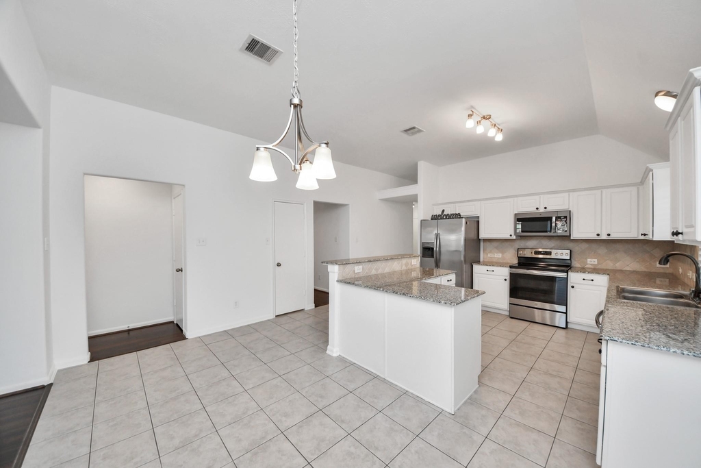 20510 Glademill Court - Photo 14