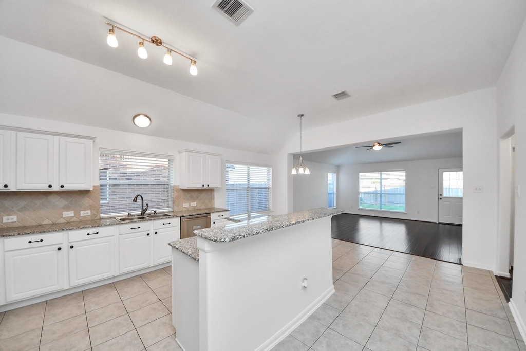 20510 Glademill Court - Photo 10