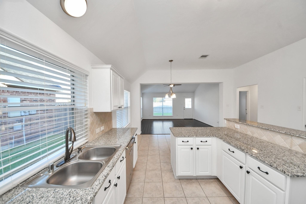 20510 Glademill Court - Photo 17